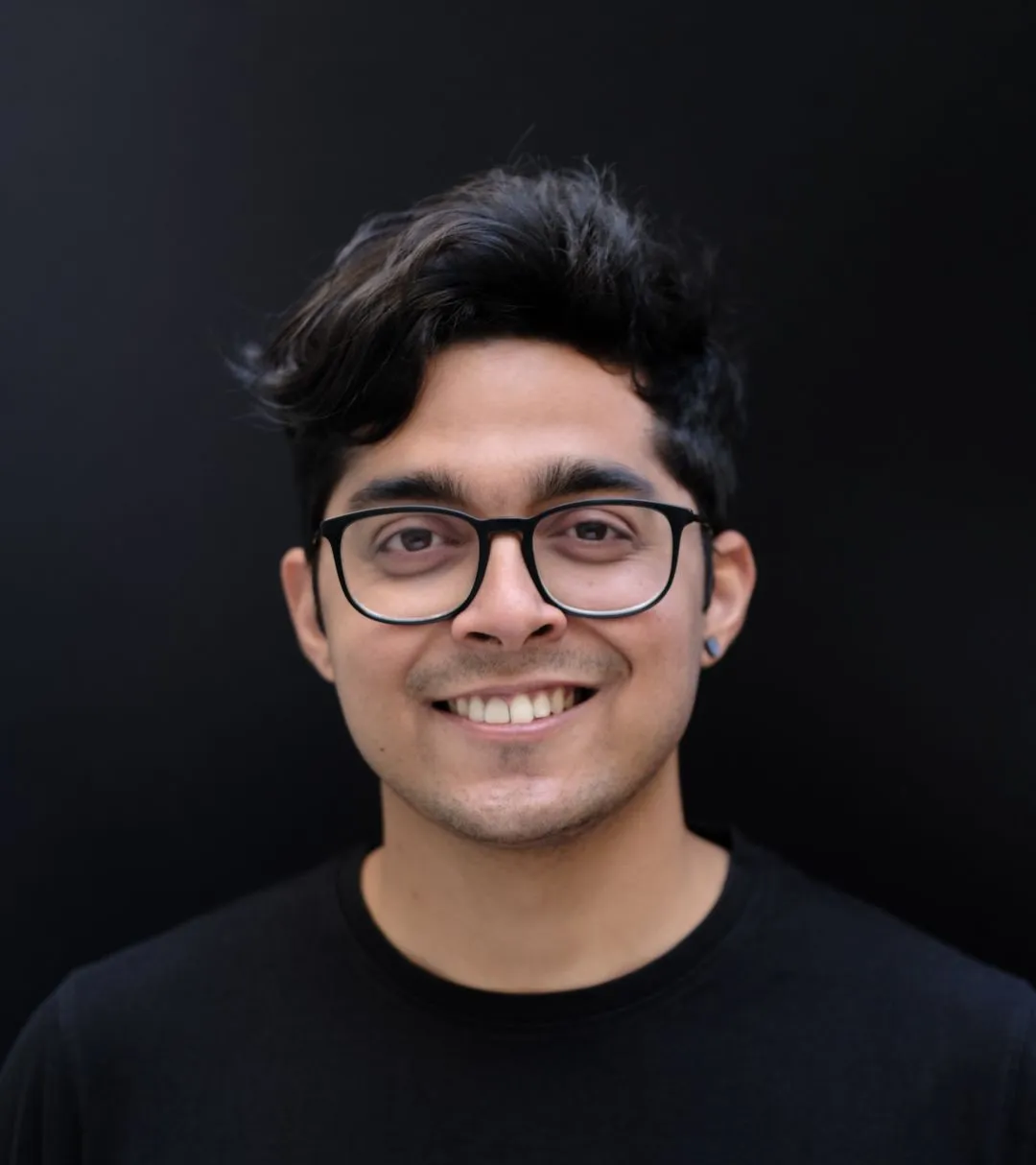 Portrait of Aravindh Ramesh, smiling